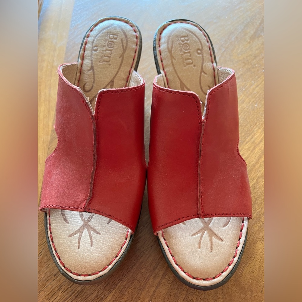 Born size 8 platform sandals